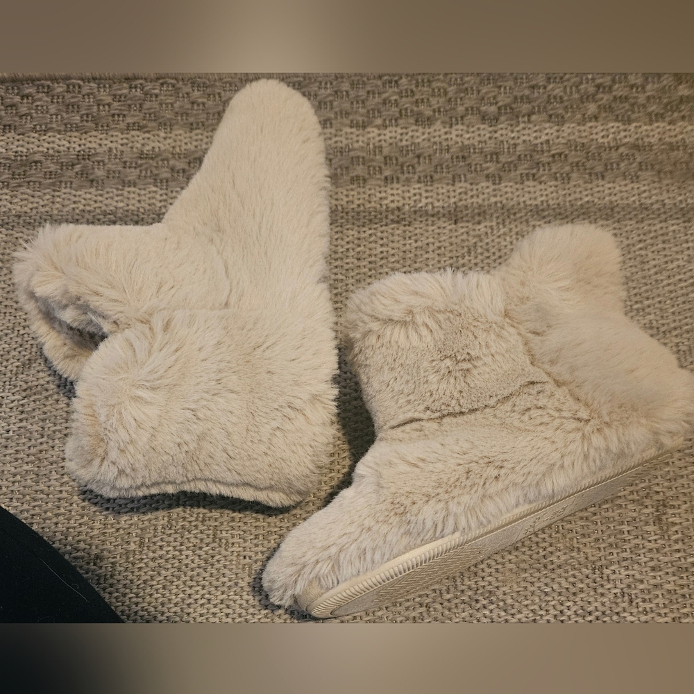 Fatface Super Soft Cream Boots. Medium - Picture 4 of 8